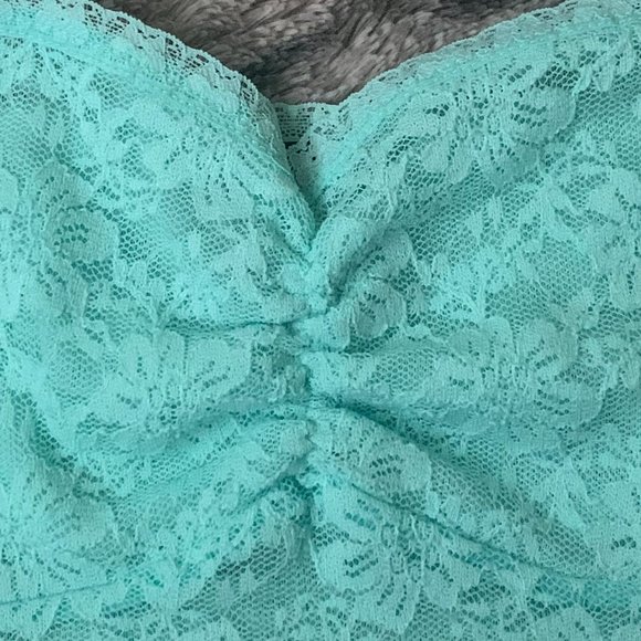 Lace Crop Tops - Picture 5 of 6